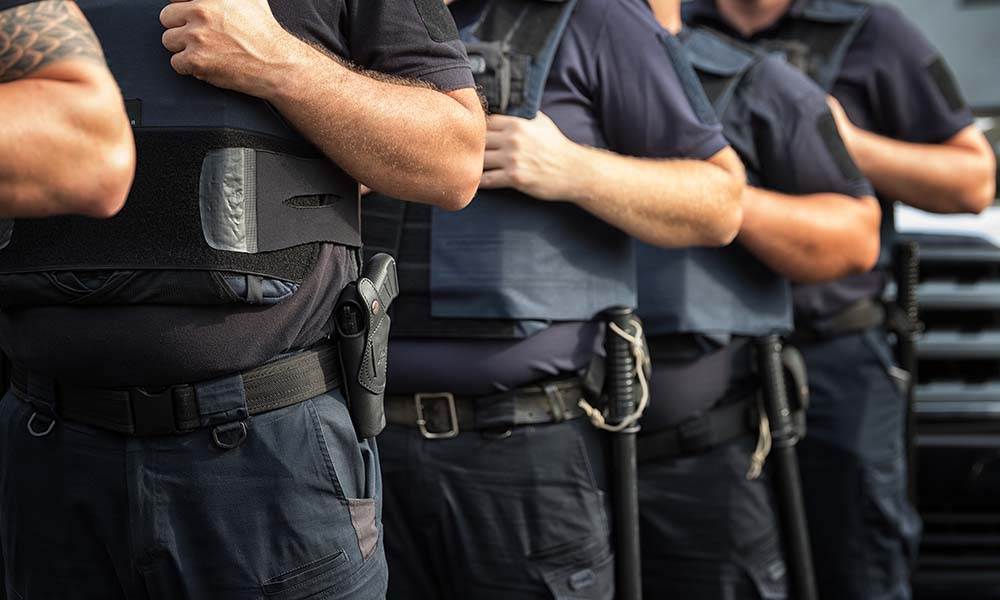 Hiring-Armed-Guards
